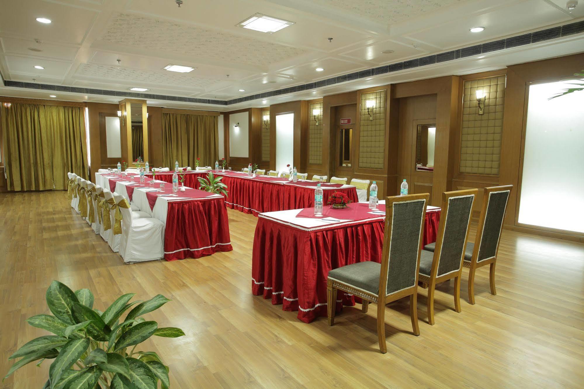 Hotel Om Tower Dźajpur Zewnętrze zdjęcie